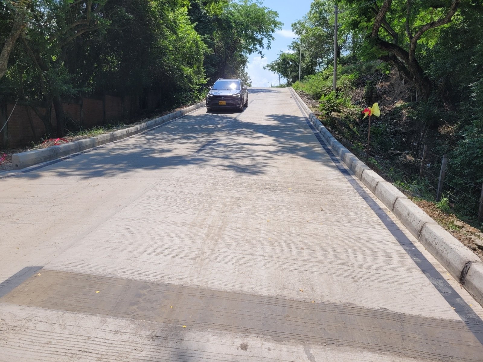 Abren paso con pavimentación en vía Aipe-Villavieja