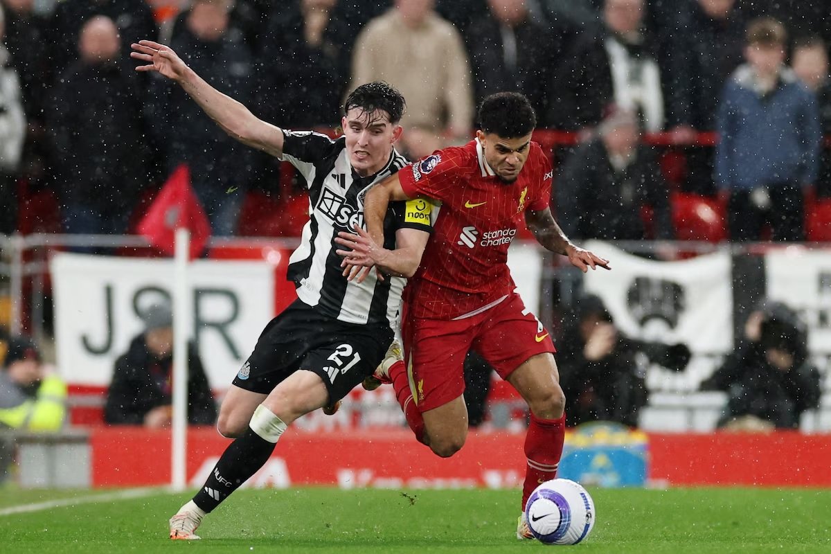 Luis Díaz no pudo brillar en Wembley: Newcastle se lleva la Carabao Cup