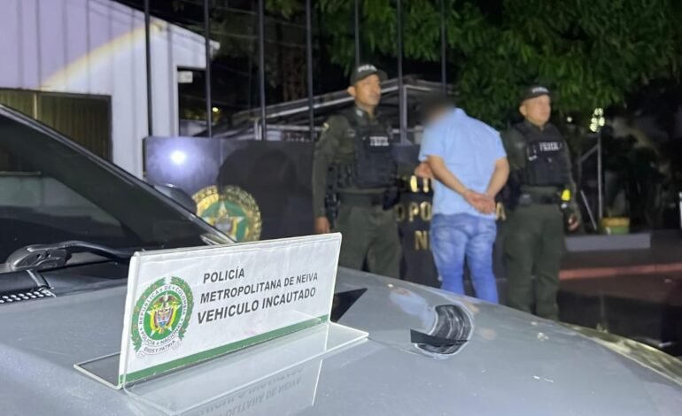 Policía en Neiva captura a sujeto con vehículo de identificación alterada