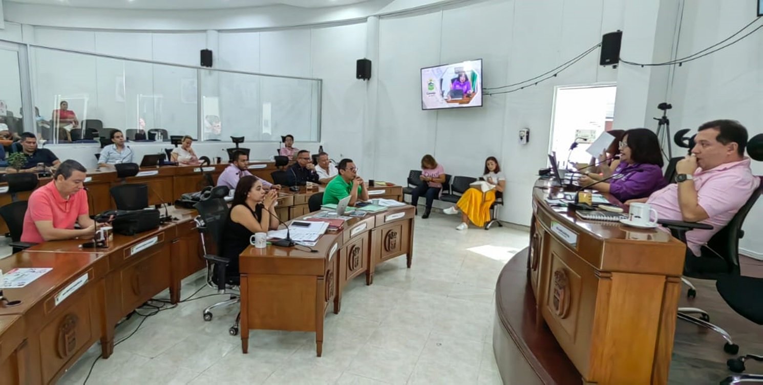 Premio a la Mujer Neivana 2025 fue transparente, aseguró la Alcaldía ante el Concejo