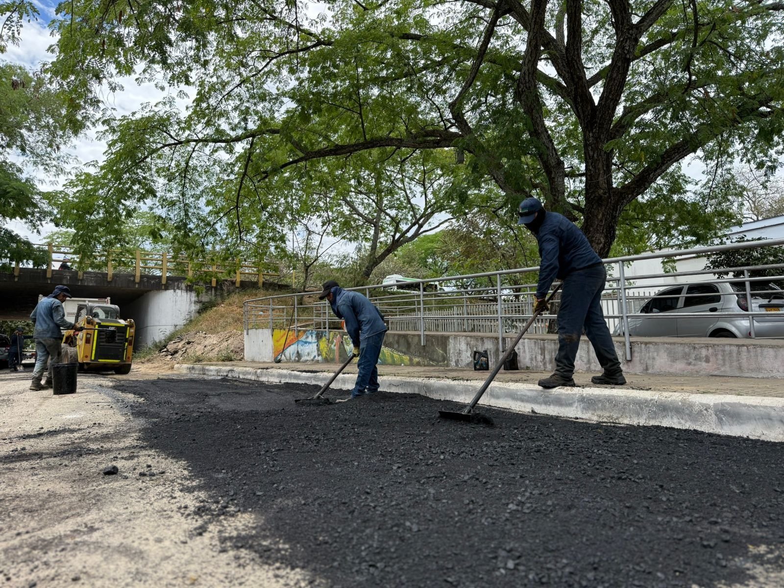 La Alcaldía de Neiva pavimenta una vía clave en el barrio Guillermo Plazas Alcid