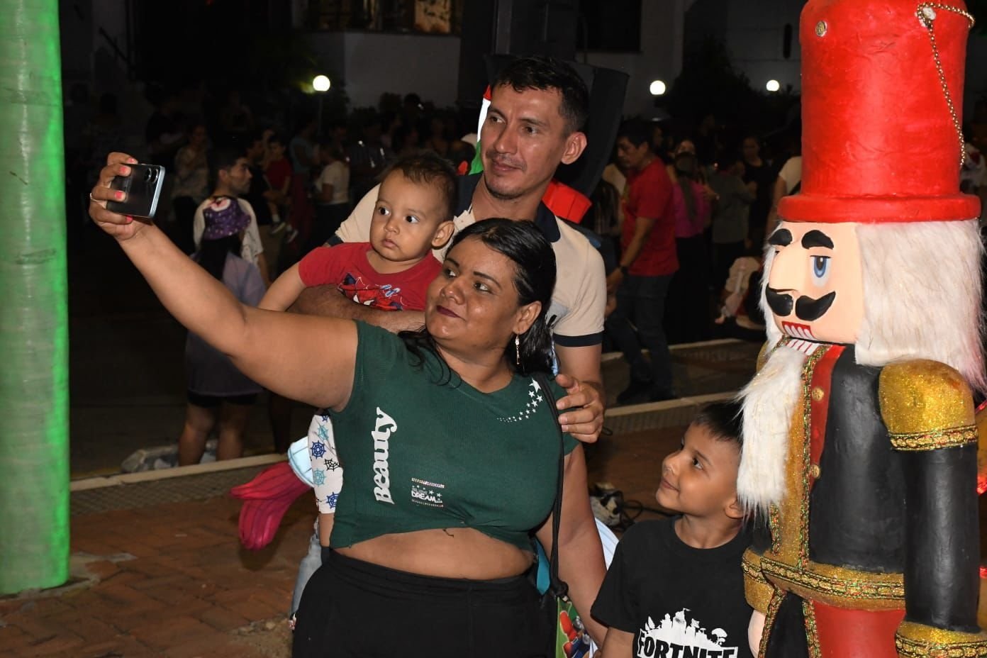 Alcalde Germán Casagua lideró la apertura del alumbrado navideño en la capital huilense